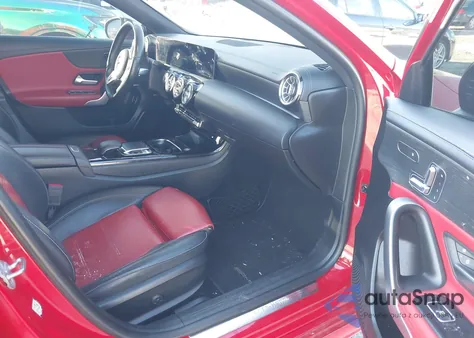 2019 Mercedes-Benz A 220 из США, поврежденный, VIN WDD3G4EBXKW019283